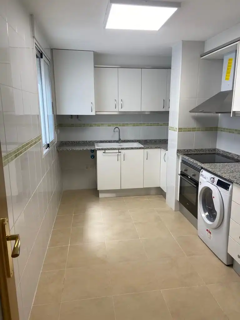 Cuina de Apartament de lloguer en Benaguasil amb Traster