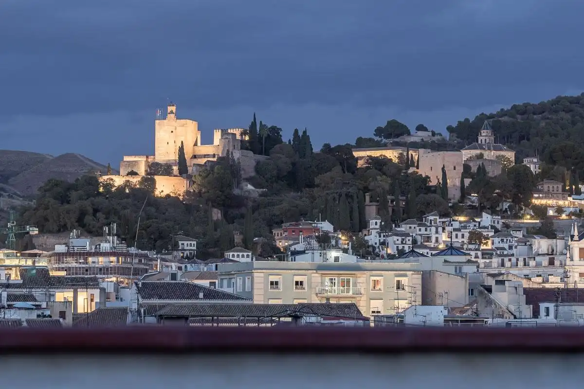 Außenansicht von Maisonette zum Verkauf in  Granada Capital mit Terrasse und Balkon