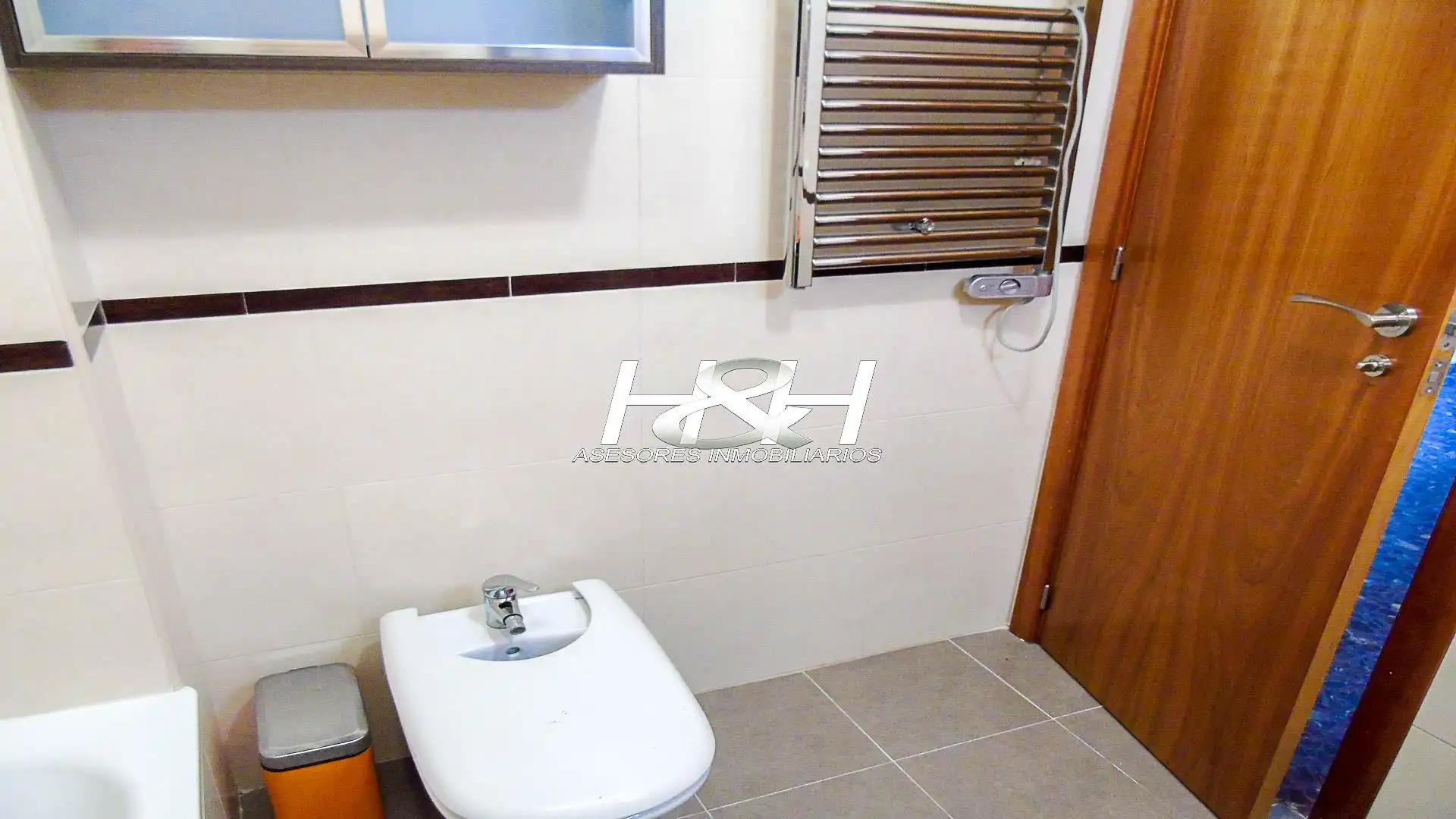 Baño de Dúplex de alquiler en Burjassot con Aire acondicionado, Calefacción y Terraza