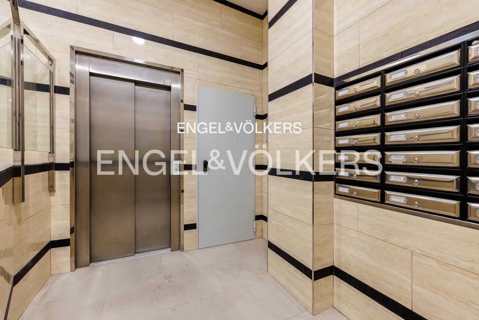 Piso en venta en Vigo  con Calefacción, Terraza y Balcón