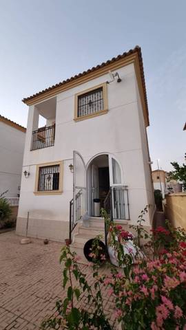 Casa-chalet en Alquiler en Carrer el Bovalar en El Raso