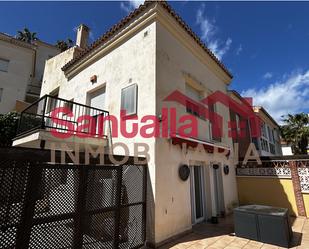 Vista exterior de Casa adosada en venda en Almuñécar amb Aire condicionat, Calefacció i Terrassa