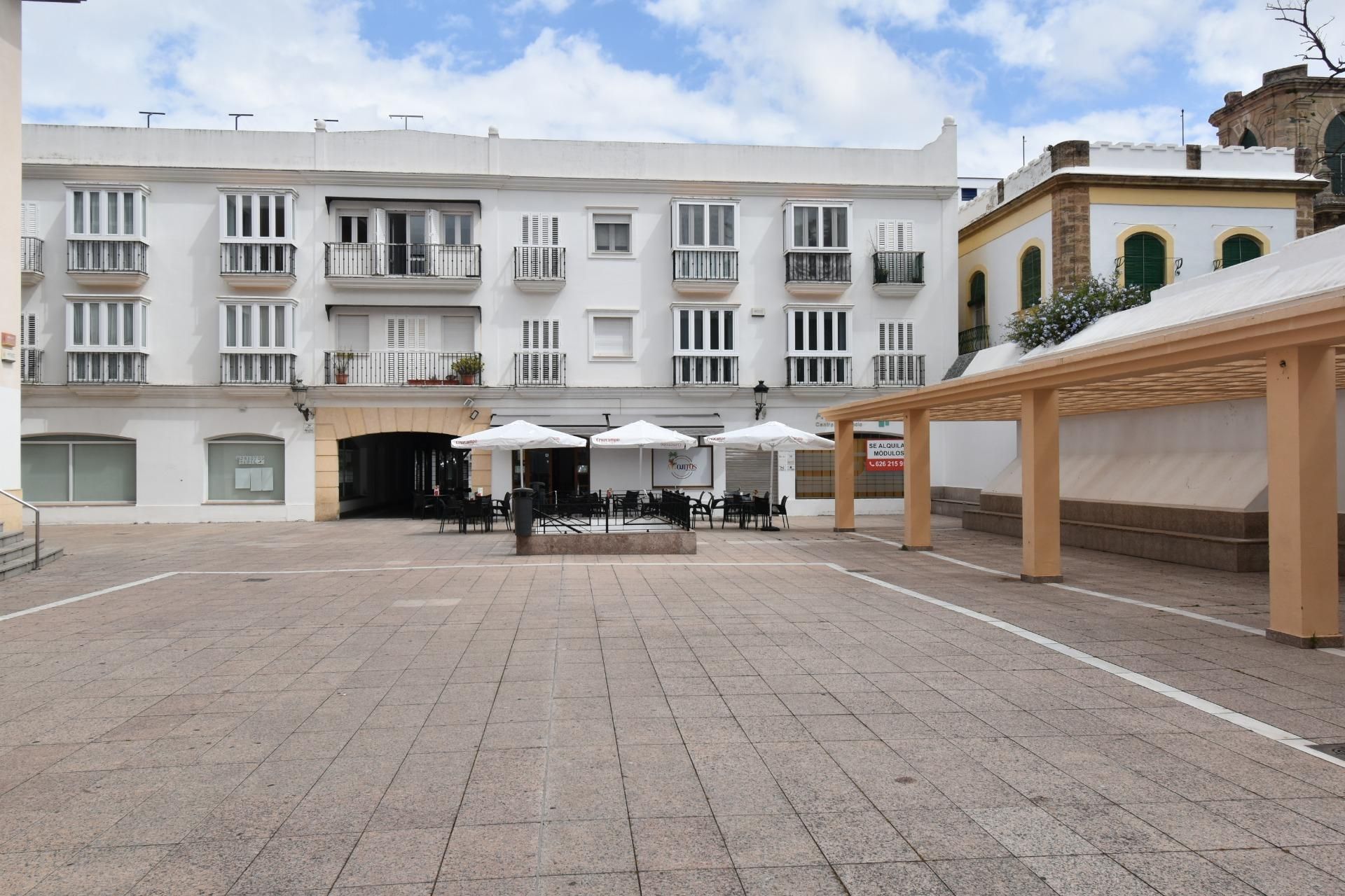 Vista exterior de Pis en venda en Chiclana de la Frontera amb Calefacció i Balcó