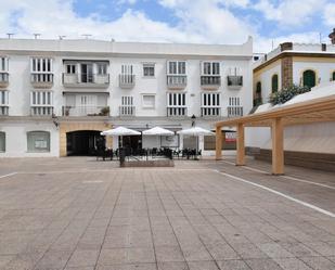 Vista exterior de Pis en venda en Chiclana de la Frontera amb Calefacció, Parquet i Balcó