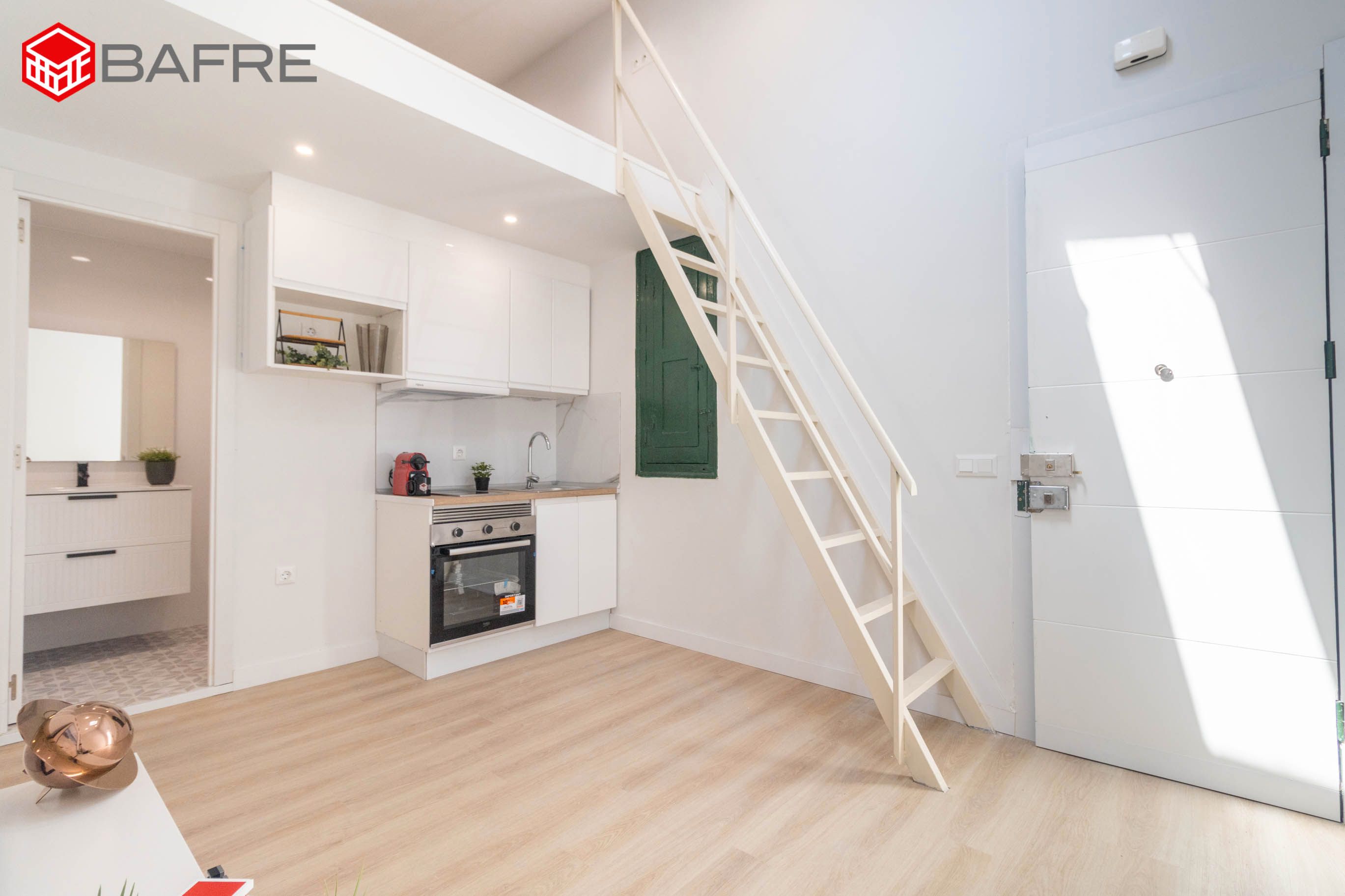 Bedroom of Flat for sale in  Madrid Capital