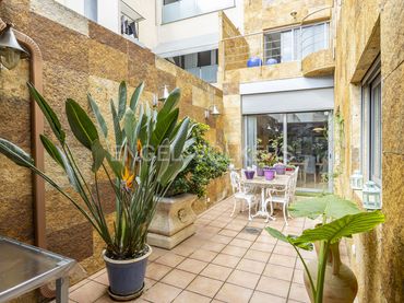 Maison mitoyenne avec balcon à vendre à Centre
