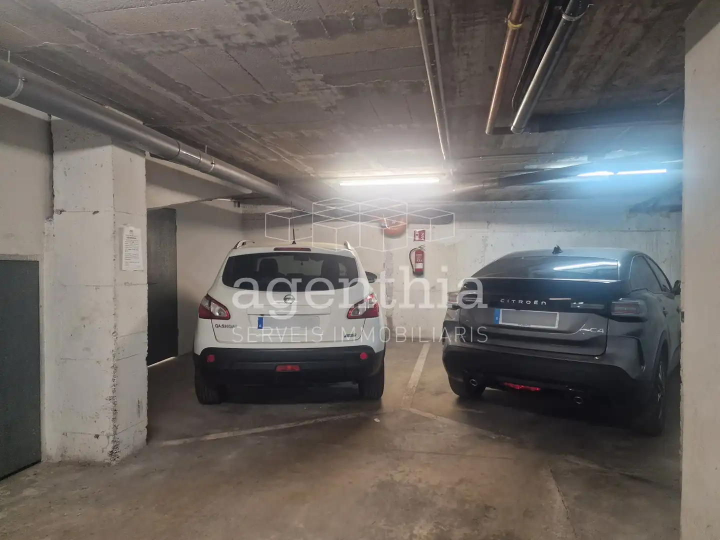 Aparcament de Garatge en venda en Girona