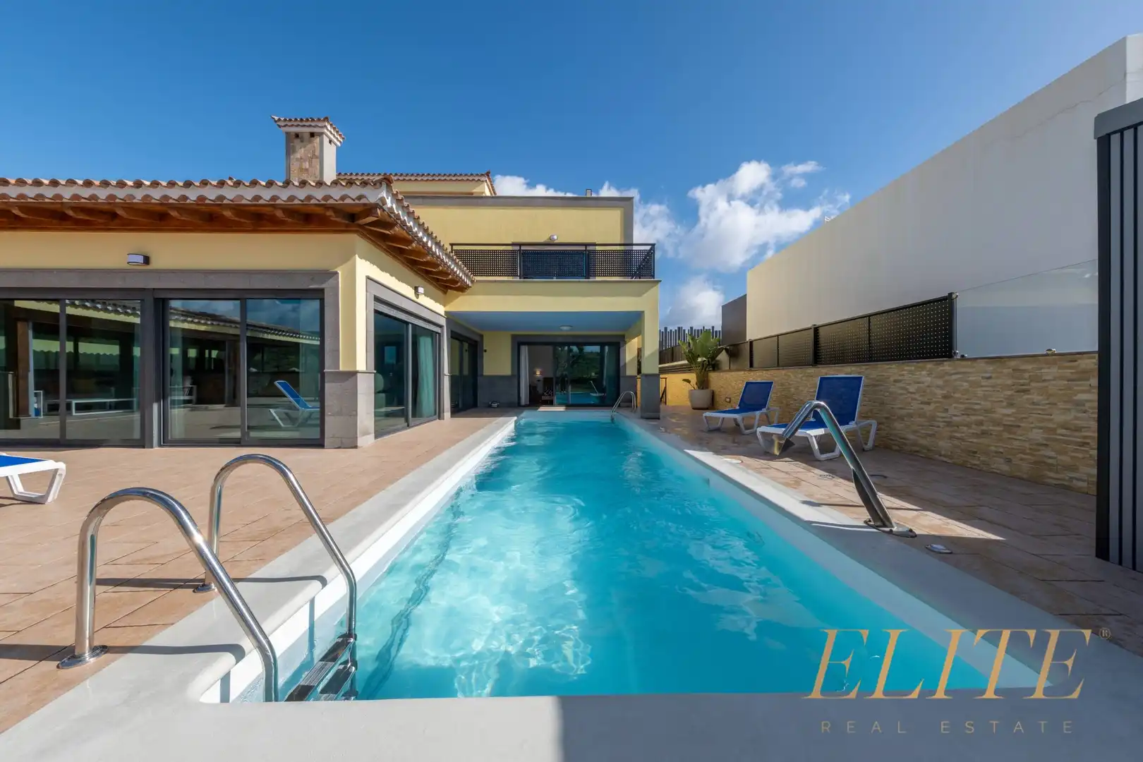 Piscina de Casa o xalet en venda en Telde amb Aire condicionat, Jardí privat i Terrassa
