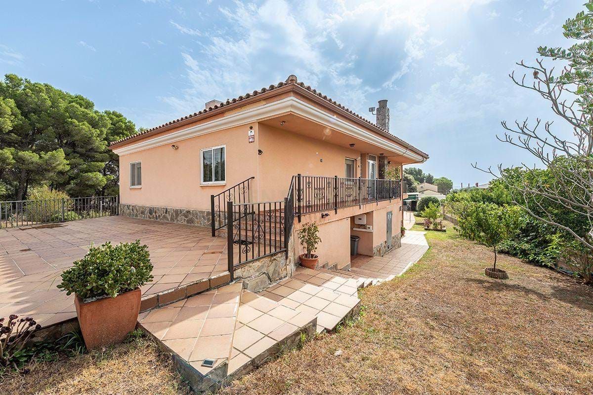 Vista exterior de Casa o xalet en venda en Alcover amb Aire condicionat, Calefacció i Terrassa