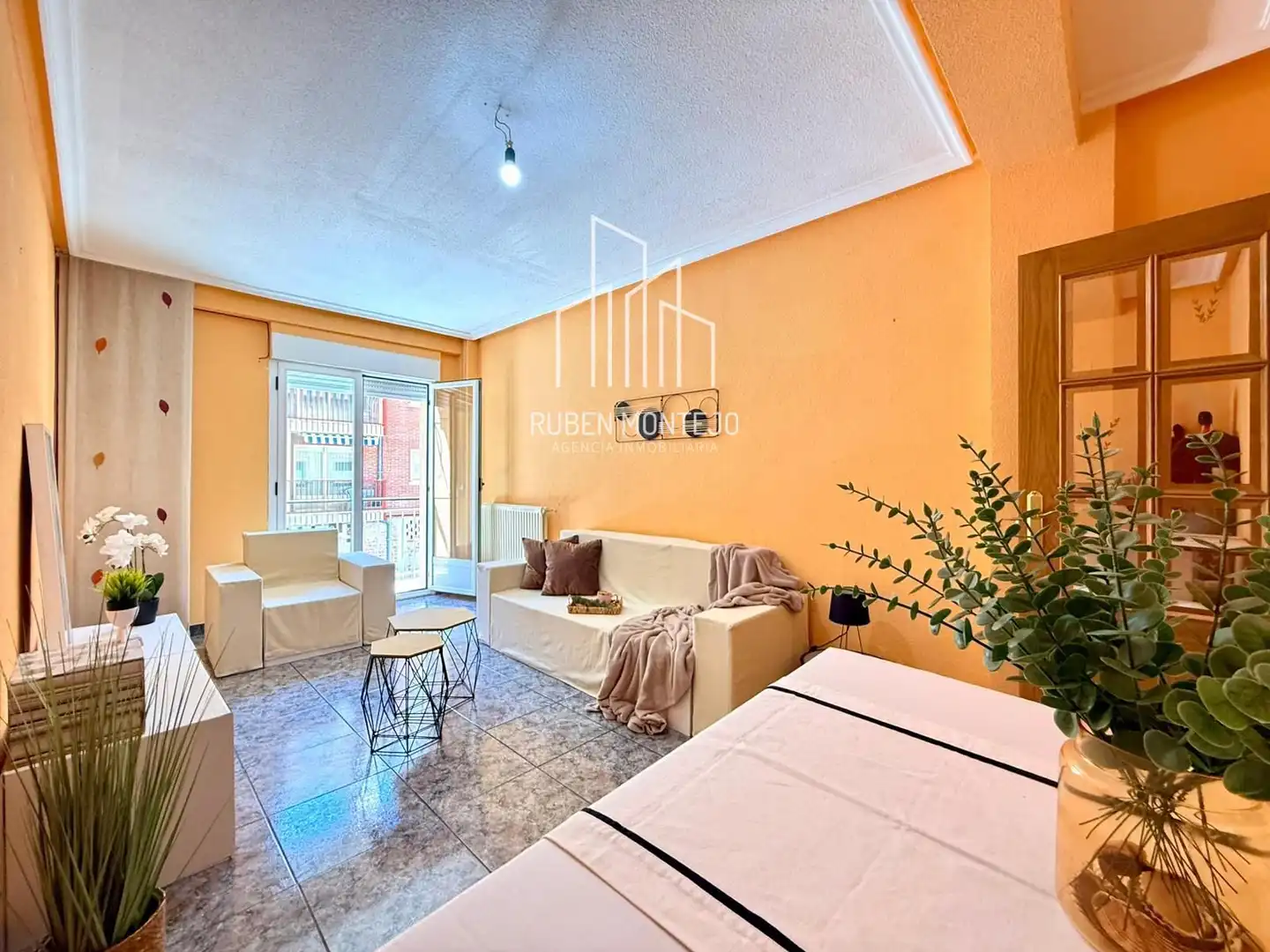 Vista exterior de Piso en venta en Santa Marta de Tormes con Calefacción y Terraza