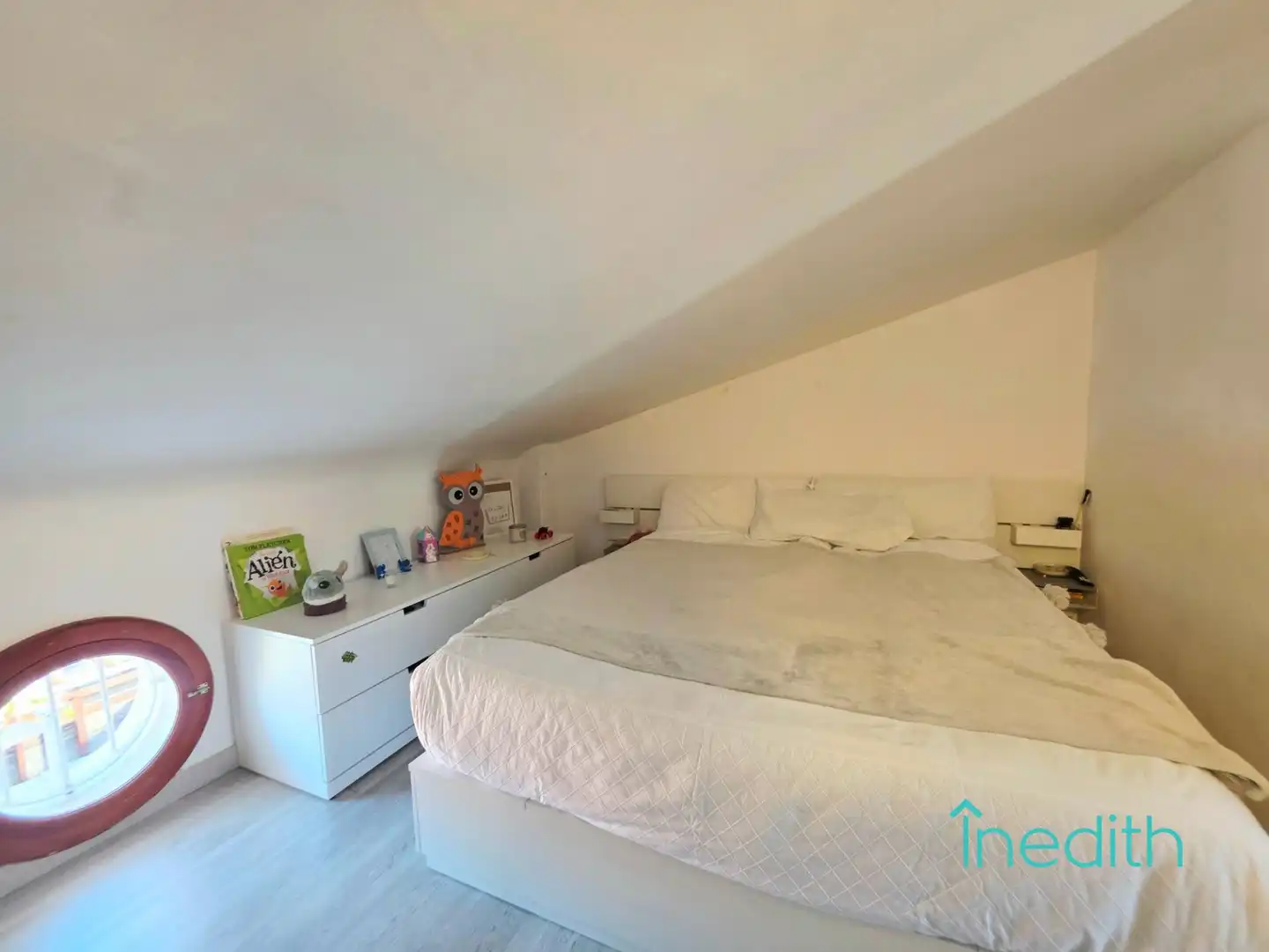 Habitación de Casa adosada en venta en Castelldefels con Aire acondicionado, Calefacción y Jardín privado
