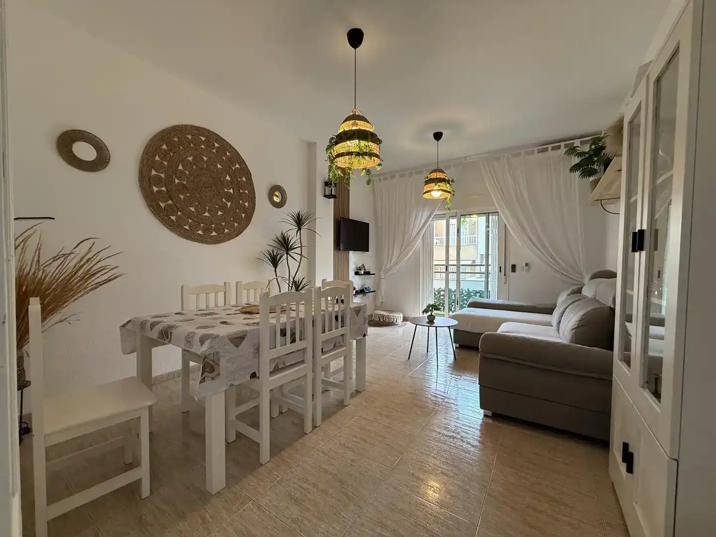 Comedor de Piso en venta en Roquetas de Mar con Aire acondicionado, Amueblado y Balcón