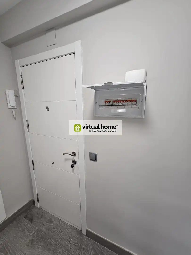 Wohnung zum Verkauf in Benidorm mit Klimaanlage, Terrasse und Möbliert