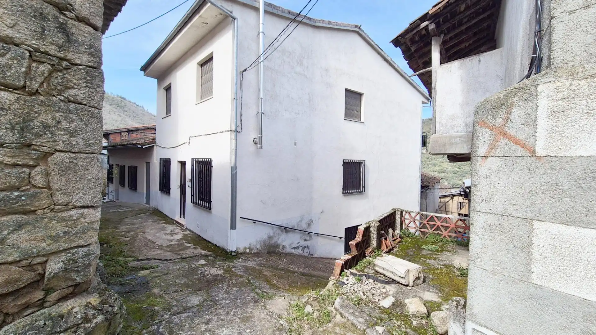 Vista exterior de Casa o chalet en venta en San Esteban de la Sierra con Amueblado