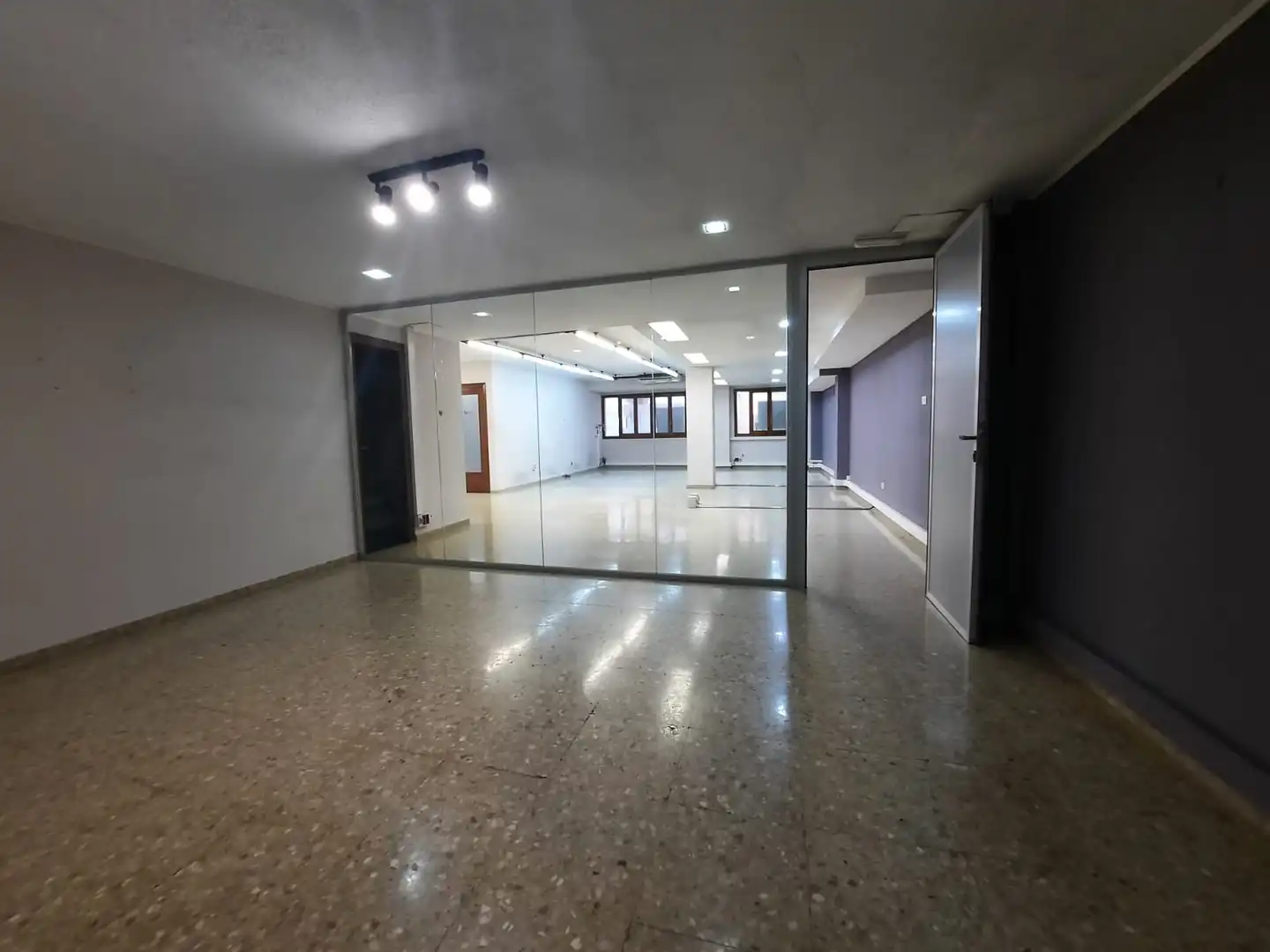 Local comercial de lloguer a Carrer de Navarra 3, imagen 2