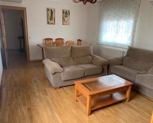 Living room of Flat to rent in Puertollano  with Air Conditioner, Heating and Furnished