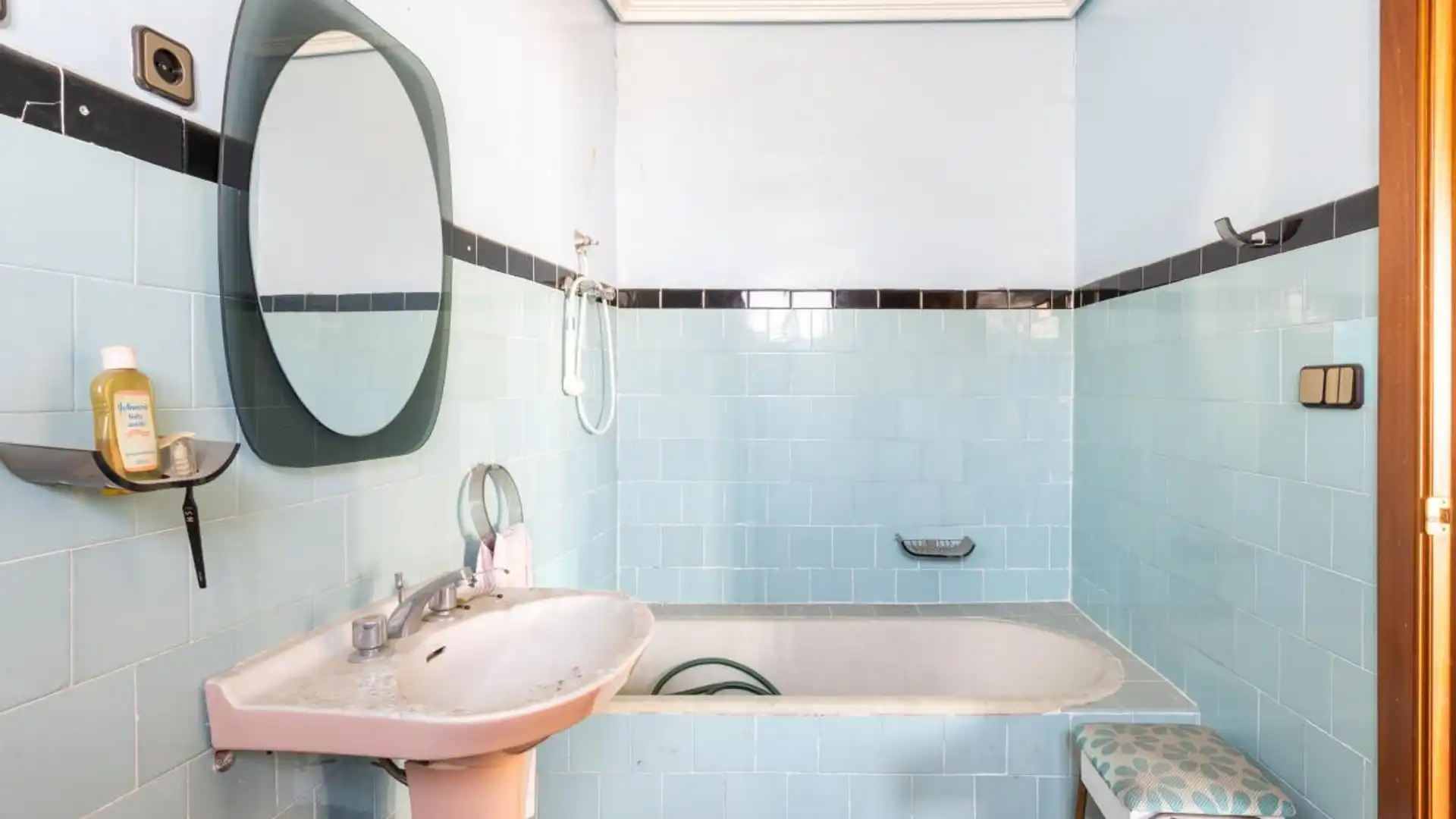 Bathroom of Single-family semi-detached for sale in Tavernes Blanques  with Heating, Terrace and Balcony
