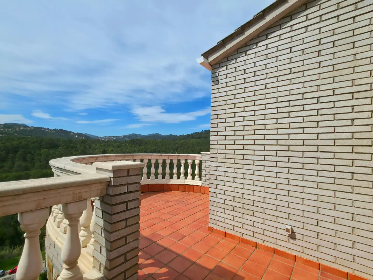 Terrassa de Casa o xalet en venda en Sant Andreu de la Barca amb Aire condicionat, Calefacció i Jardí privat