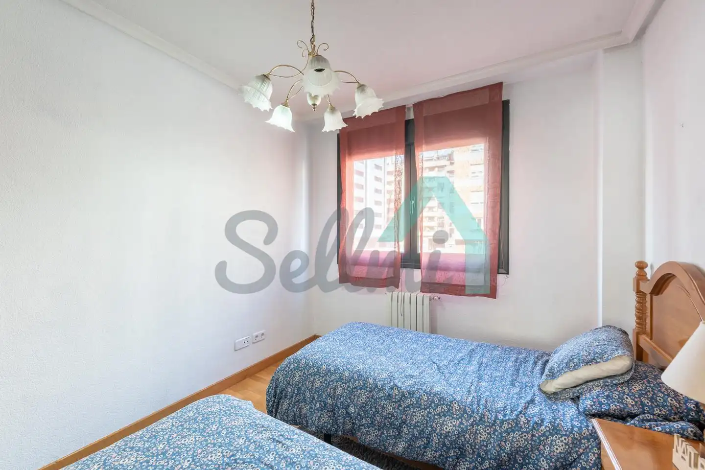 Bedroom of Flat for rent in Oviedo   with Heating, Parquet flooring and Furnished