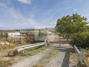 Casa rústica amb jardí en venda a Diseminado