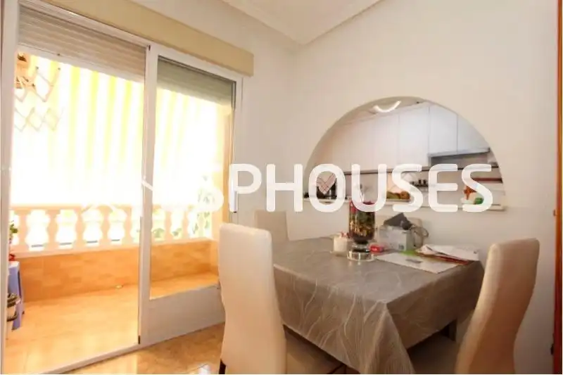 Cocina de Apartamento en venta en Guardamar del Segura con Terraza y Balcón