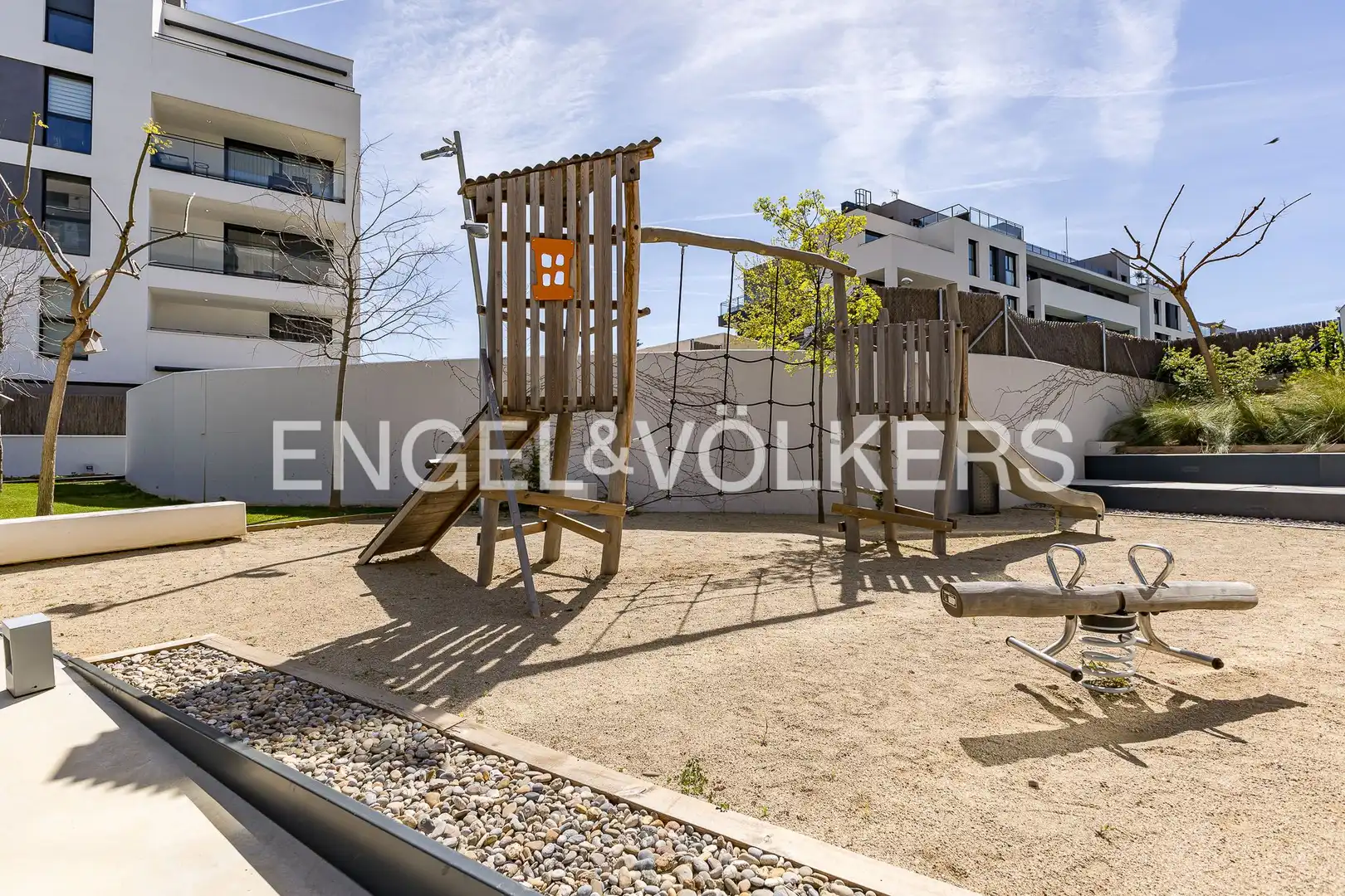 Terrassa de Pis en venda en Vilanova i la Geltrú amb Aire condicionat, Calefacció i Jardí privat