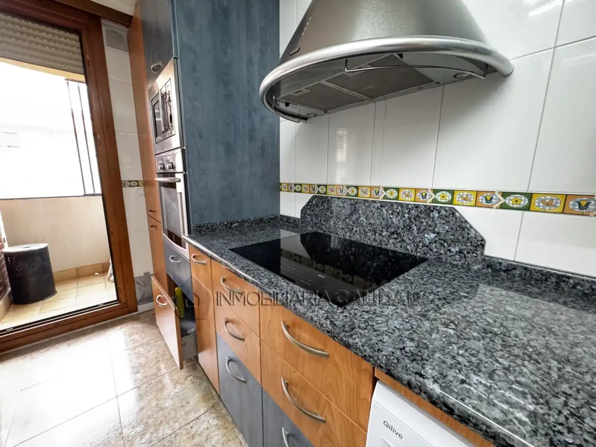 Cuina de Pis de lloguer en Burgos amb Calefacció, Terrassa i Traster