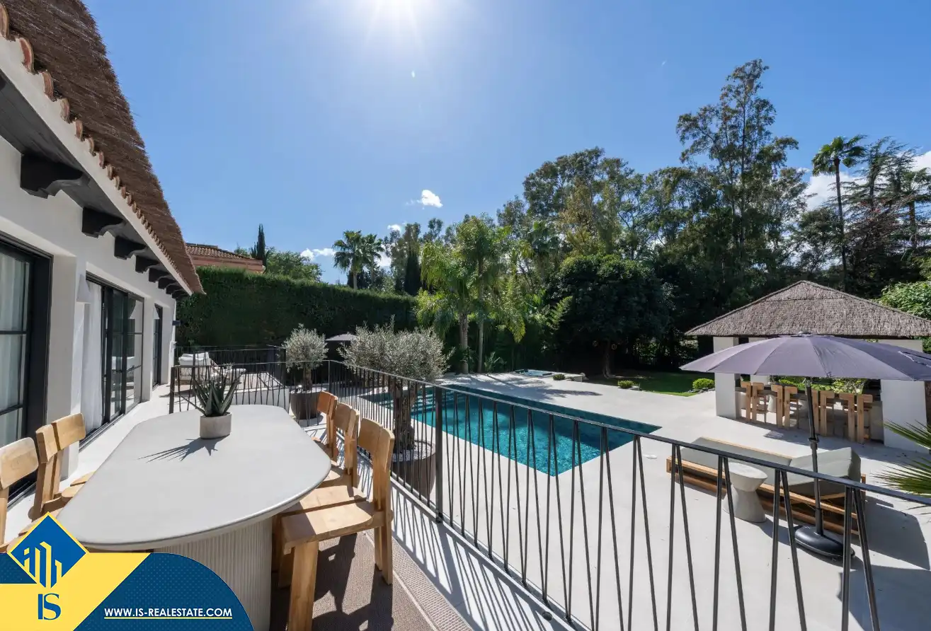Chalet con piscina en venta en Nueva Andalucía, imagen 3