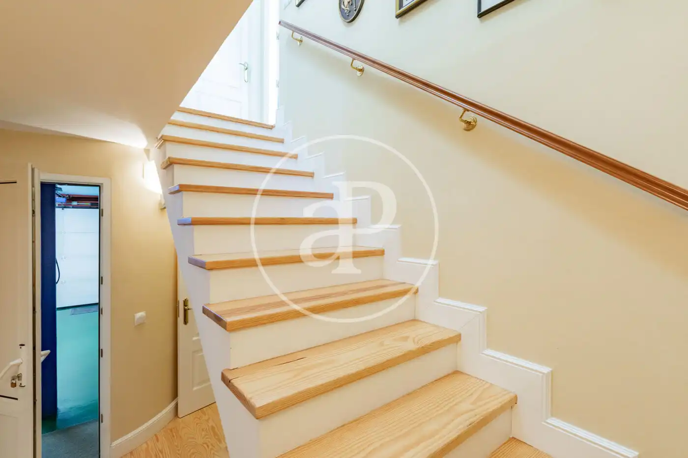 Houses for sale in Madrid  with Air Conditioner, Heating and Private garden