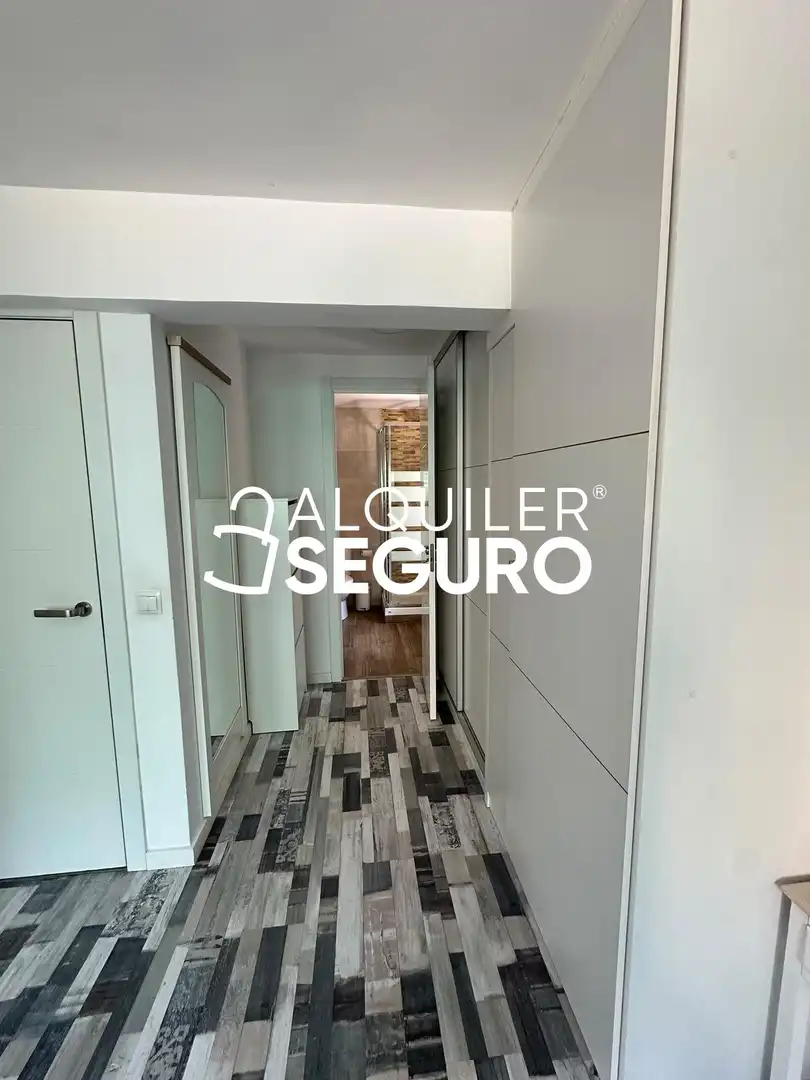Flat for rent in Madrid  with Air Conditioner, Heating and Furnished