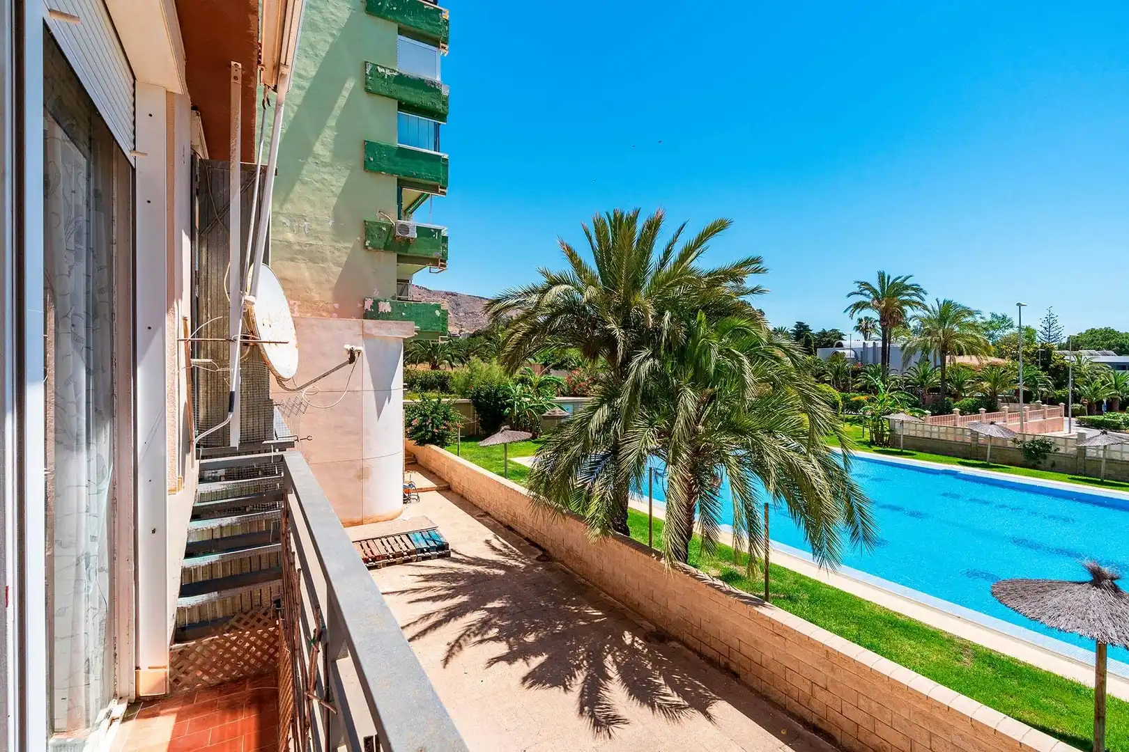 Piscina de Pis de lloguer en Roquetas de Mar amb Aire condicionat, Calefacció i Moblat
