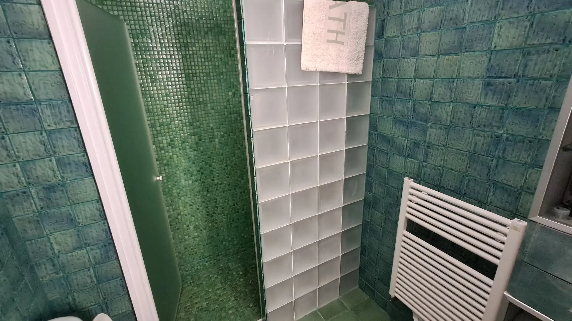 Bany de Àtic en venda en Vigo  amb Calefacció, Terrassa i Forn