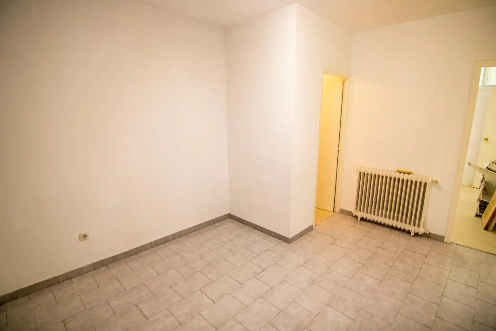 Bedroom of Commercial properties for rent in Madrid  with Air Conditioner