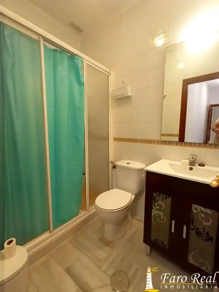 Badezimmer von Erdgeschoss zum Verkauf in Sanlúcar de Barrameda mit Abstellraum