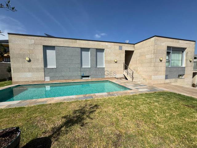 Casa-chalet en Venta en CAMIÑO CIMADEVILA en Darbo