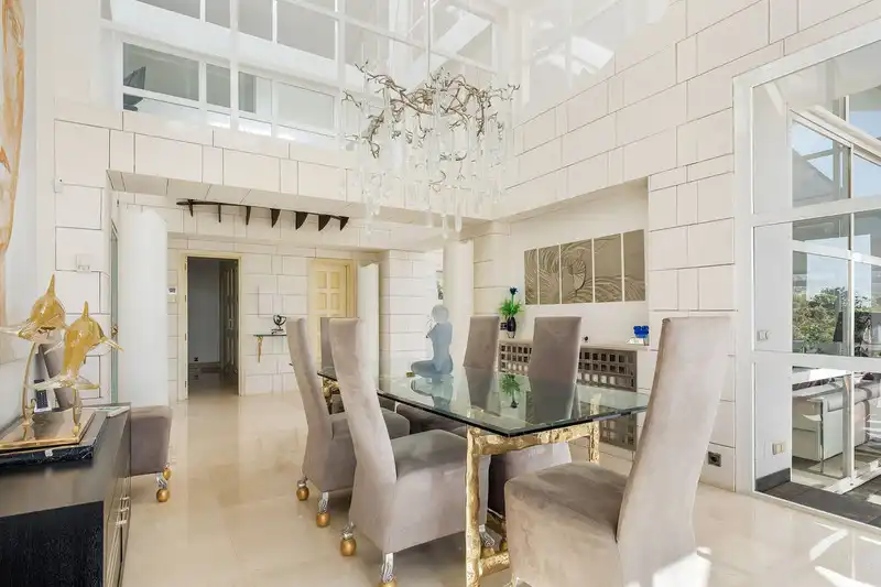 Chalet con terraza en venta en Nueva, imagen 7