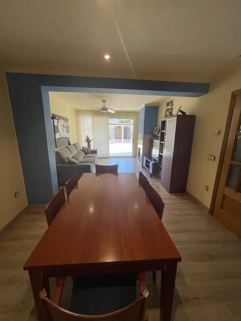 Comedor de Casa adosada en venta en Porqueres con Aire acondicionado, Terraza y Balcón