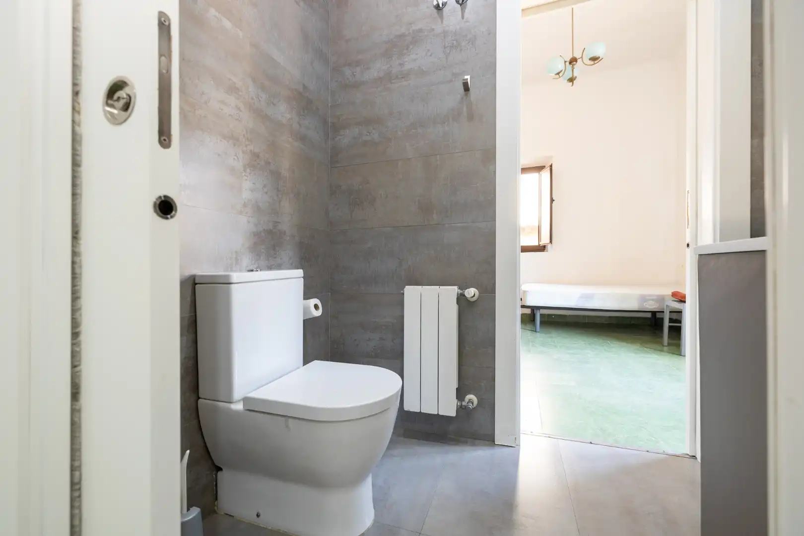 Bathroom of Flat for rent in Granada  with Heating and Furnished