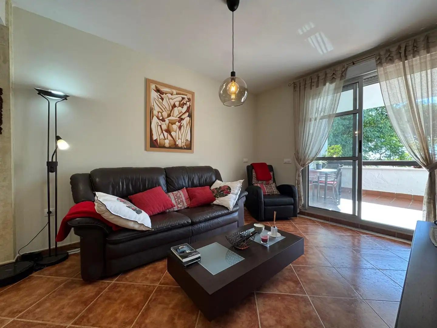 Sala de estar de Apartamento en venta en Rota con Terraza y Piscina comunitaria