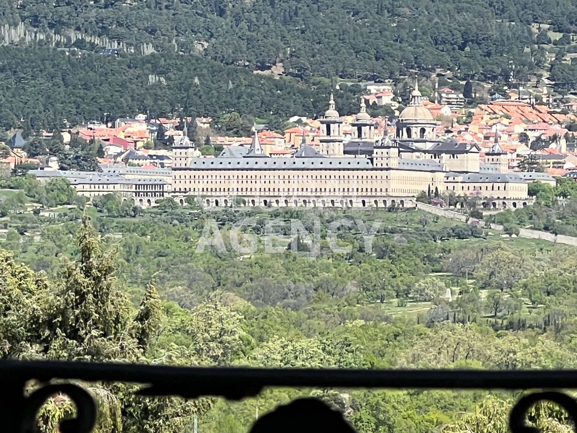 Vista exterior de Finca rústica en venda en El Escorial amb Aire condicionat, Calefacció i Jardí privat