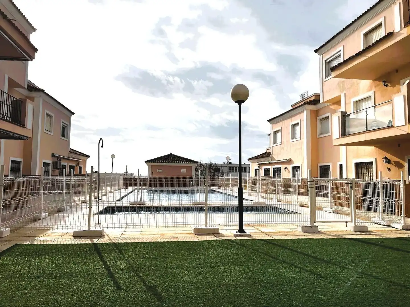 Piscina de Apartamento en venta en San Roque con Amueblado, Alarma y Piscina comunitaria