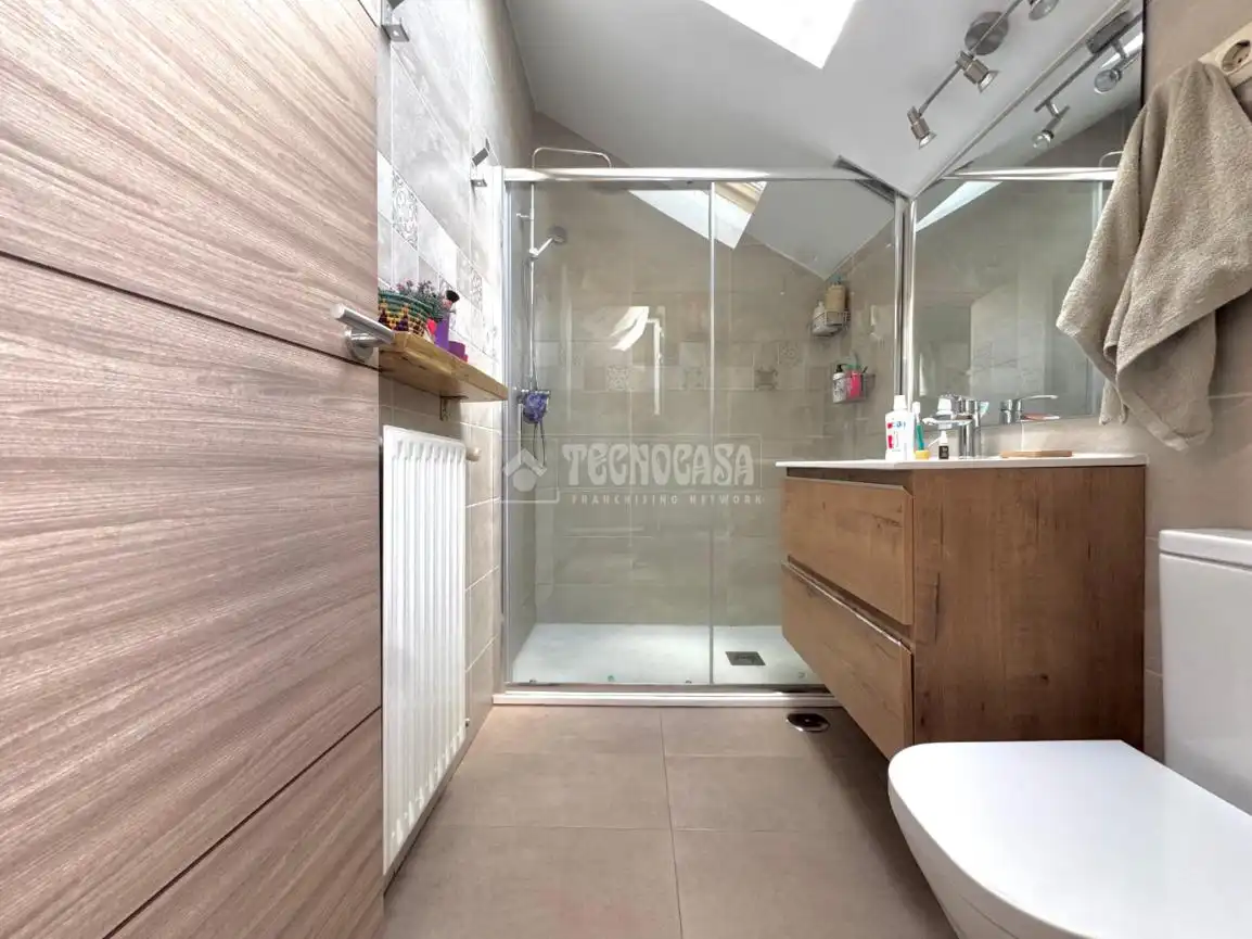 Bathroom of Flat for sale in San Martín de la Vega  with Heating, Terrace and Storage room