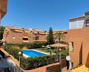 Vista exterior de Pis en venda en Tomares amb Aire condicionat, Calefacció i Terrassa
