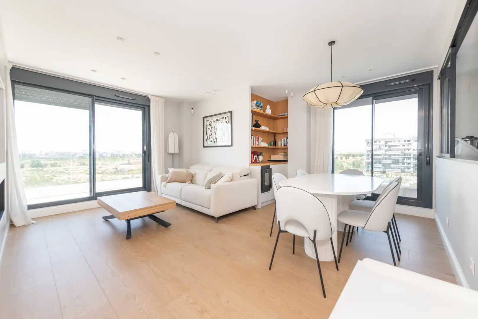 Living room of Flat for sale in Tres Cantos  with Air Conditioner, Heating and Terrace