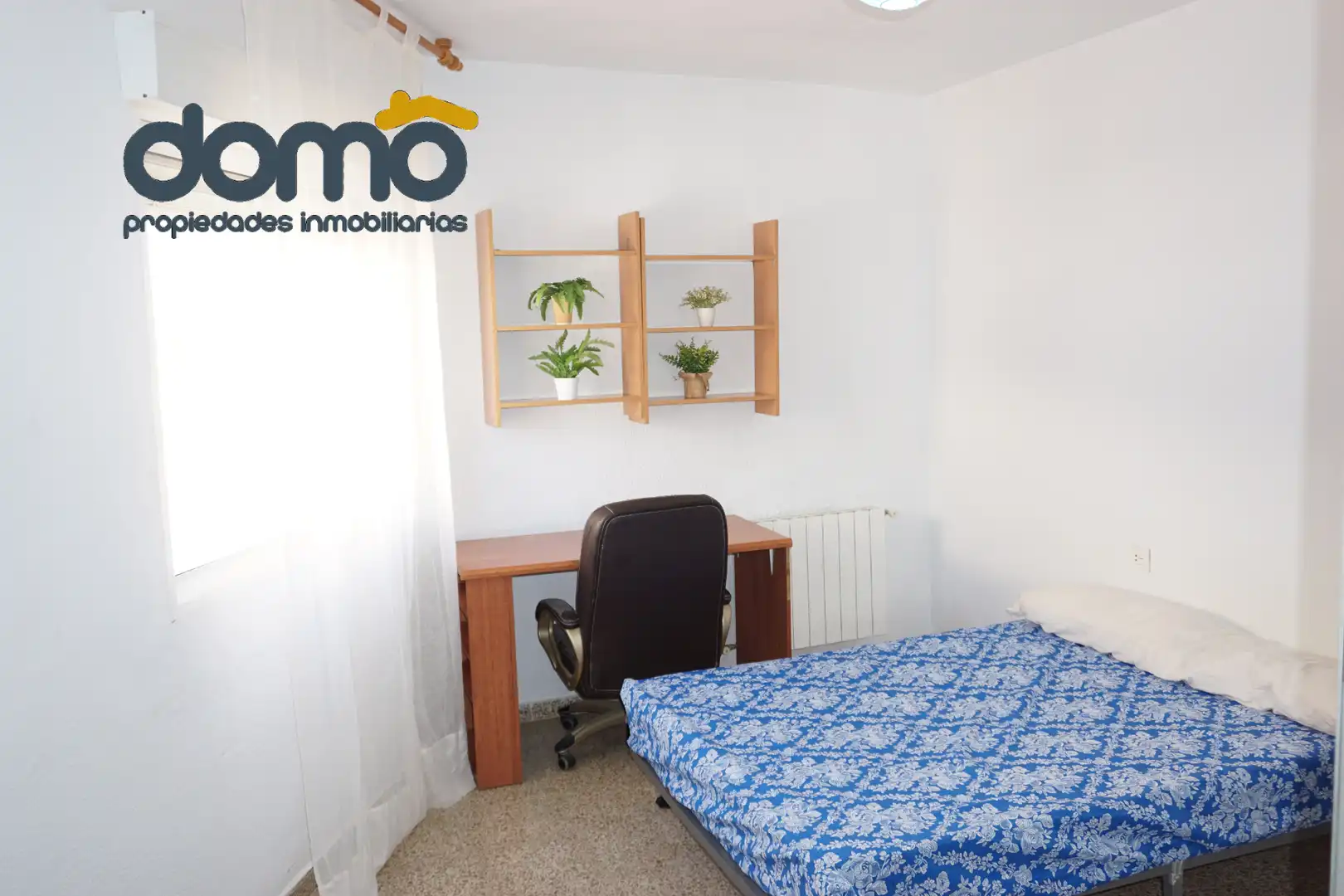 Habitación de Piso en venta en Granada con Calefacción, Amueblado y Horno