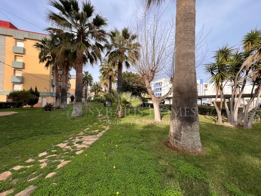 Außenansicht von Wohnung zum Verkauf in Dénia mit Klimaanlage, Privatgarten und Terrasse