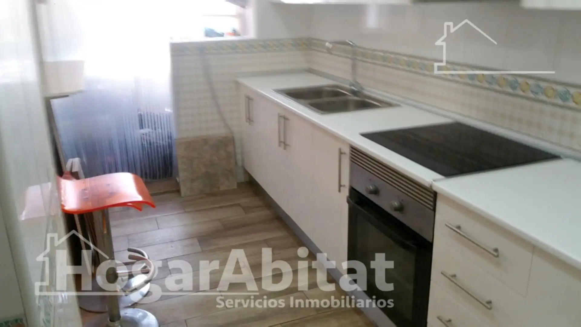 Pis amb terrassa en venda a Calle ALMACERA