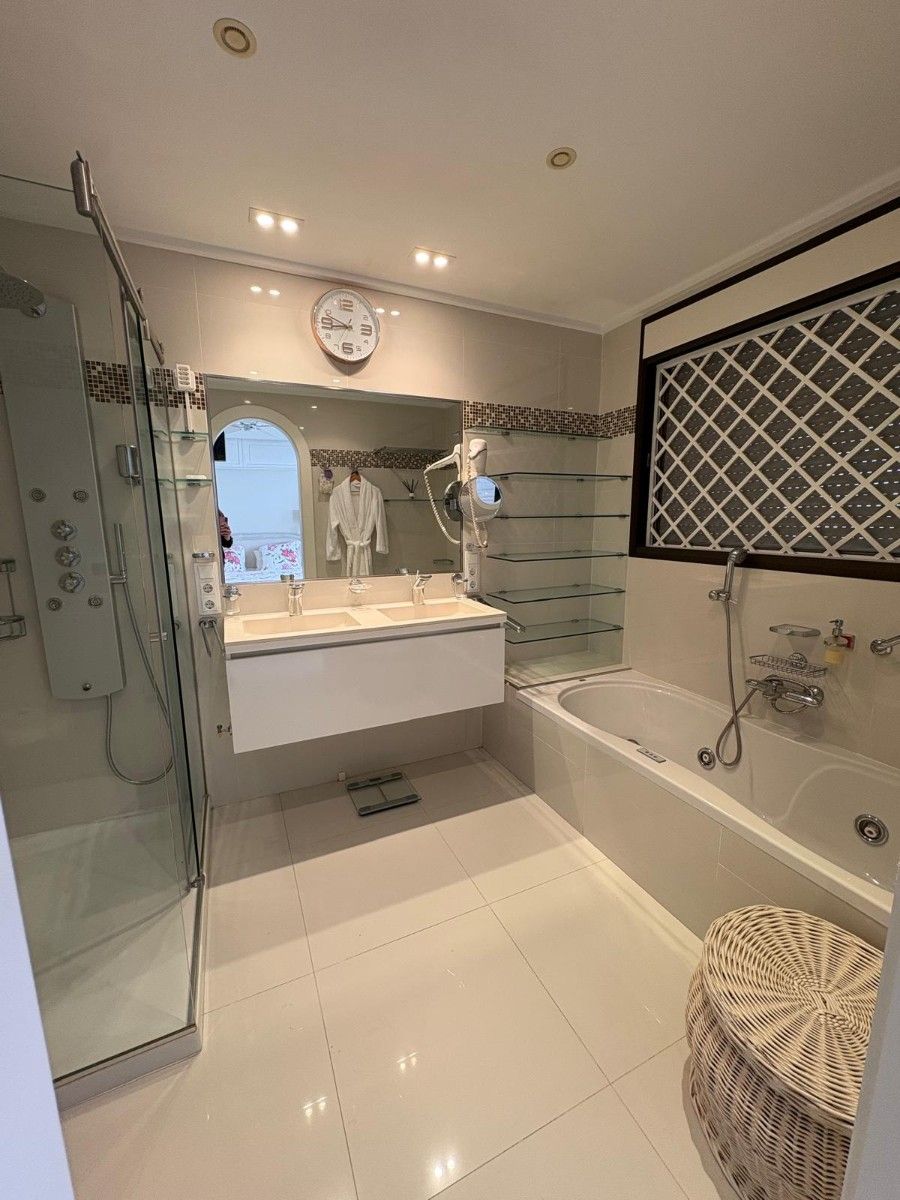 Bathroom of Flat for sale in Guardamar del Segura  with Air Conditioner, Terrace and Swimming Pool