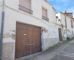 Vista exterior de Casa adosada en venda en Bovera amb Terrassa