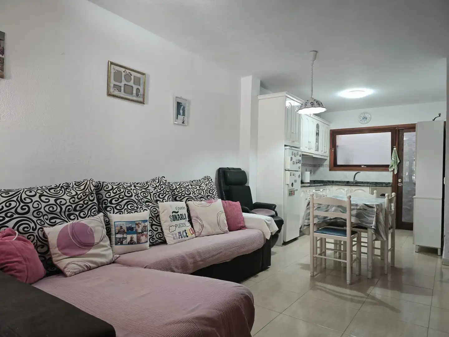 Sala d'estar de Dúplex en venda en Mogán amb Terrassa, Moblat i Piscina comunitària